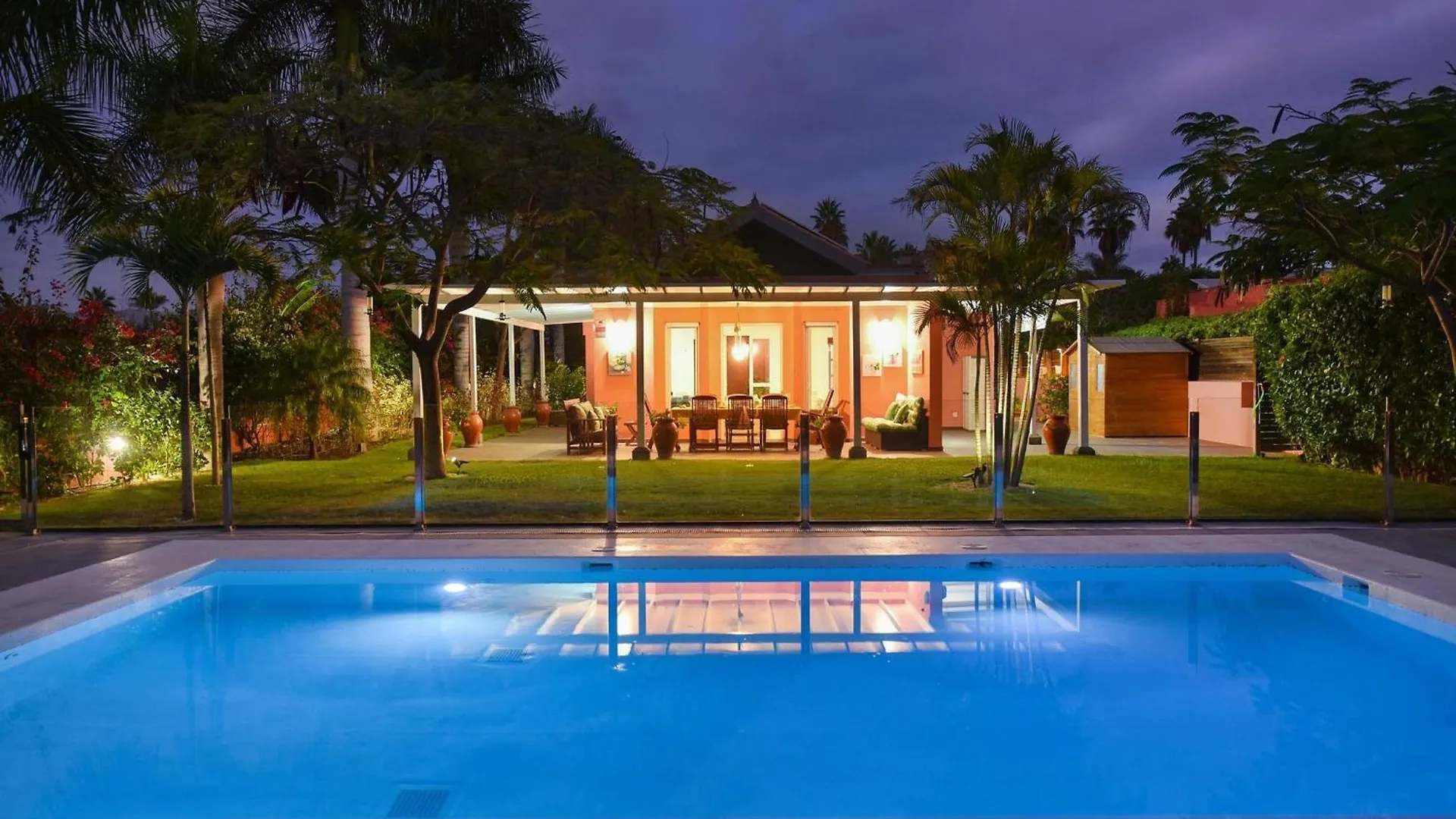 Villa Maspalomas Lux Luxury Retreat In Gran Canaria Private Heated Pool Wonderdul Terrace Area With Dining Area And Bbq Minutes From Popular,