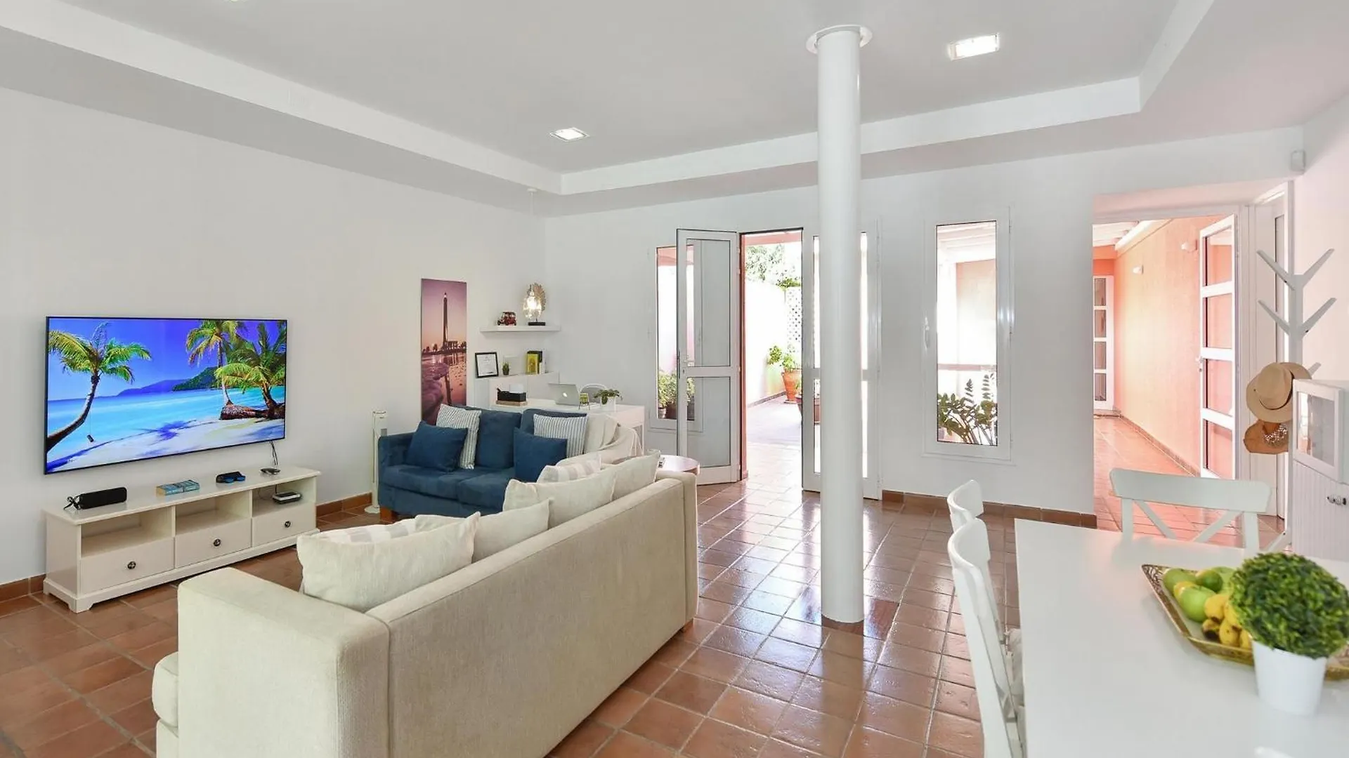 Villa Maspalomas Lux Luxury Retreat In Gran Canaria Private Heated Pool Wonderdul Terrace Area With Dining Area And Bbq Minutes From Popular, 0*, Las Palmas de Gran Canaria