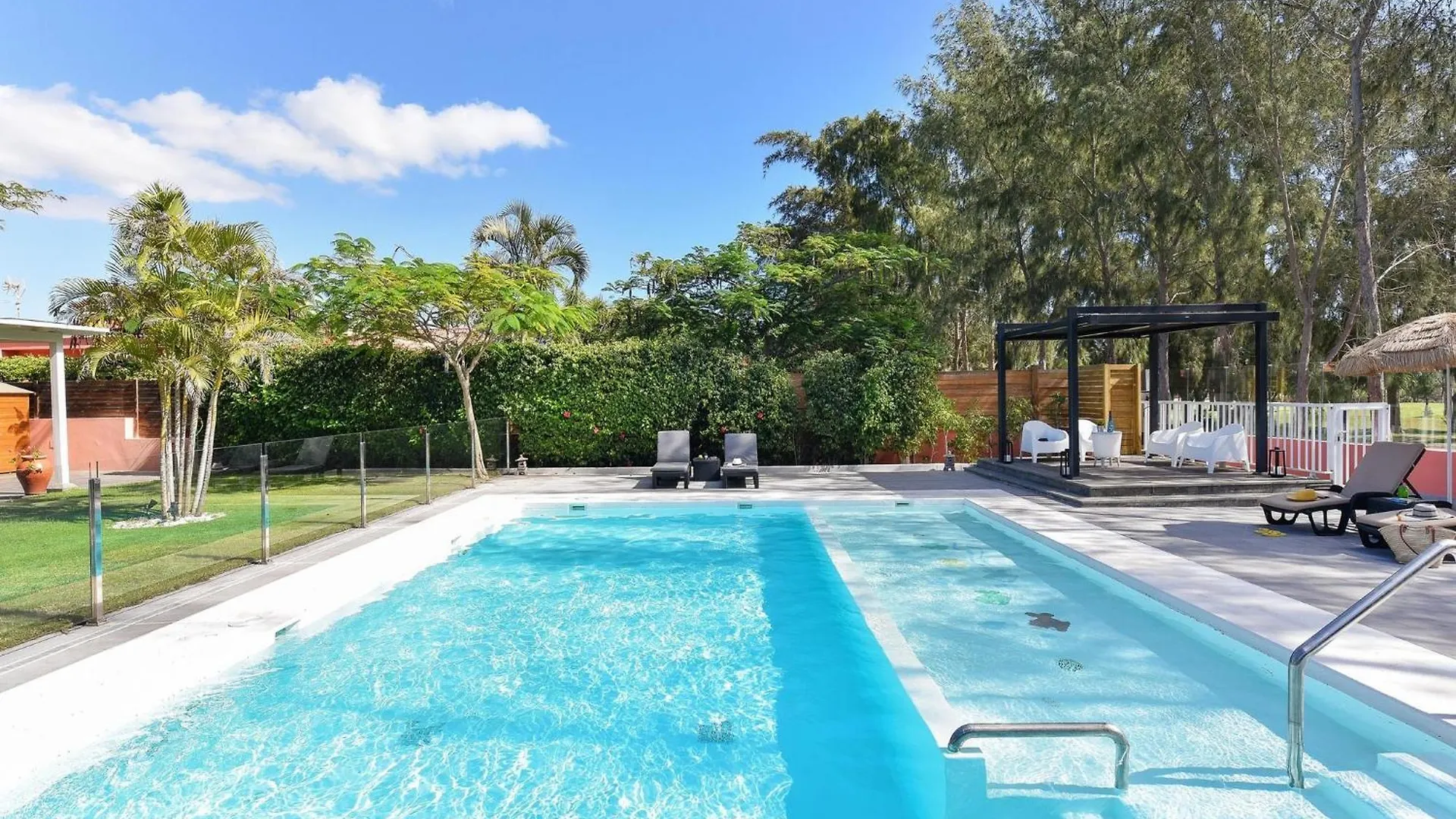 Villa Maspalomas Lux Luxury Retreat In Gran Canaria Private Heated Pool Wonderdul Terrace Area With Dining Area And Bbq Minutes From Popular, 0*, Las Palmas de Gran Canaria