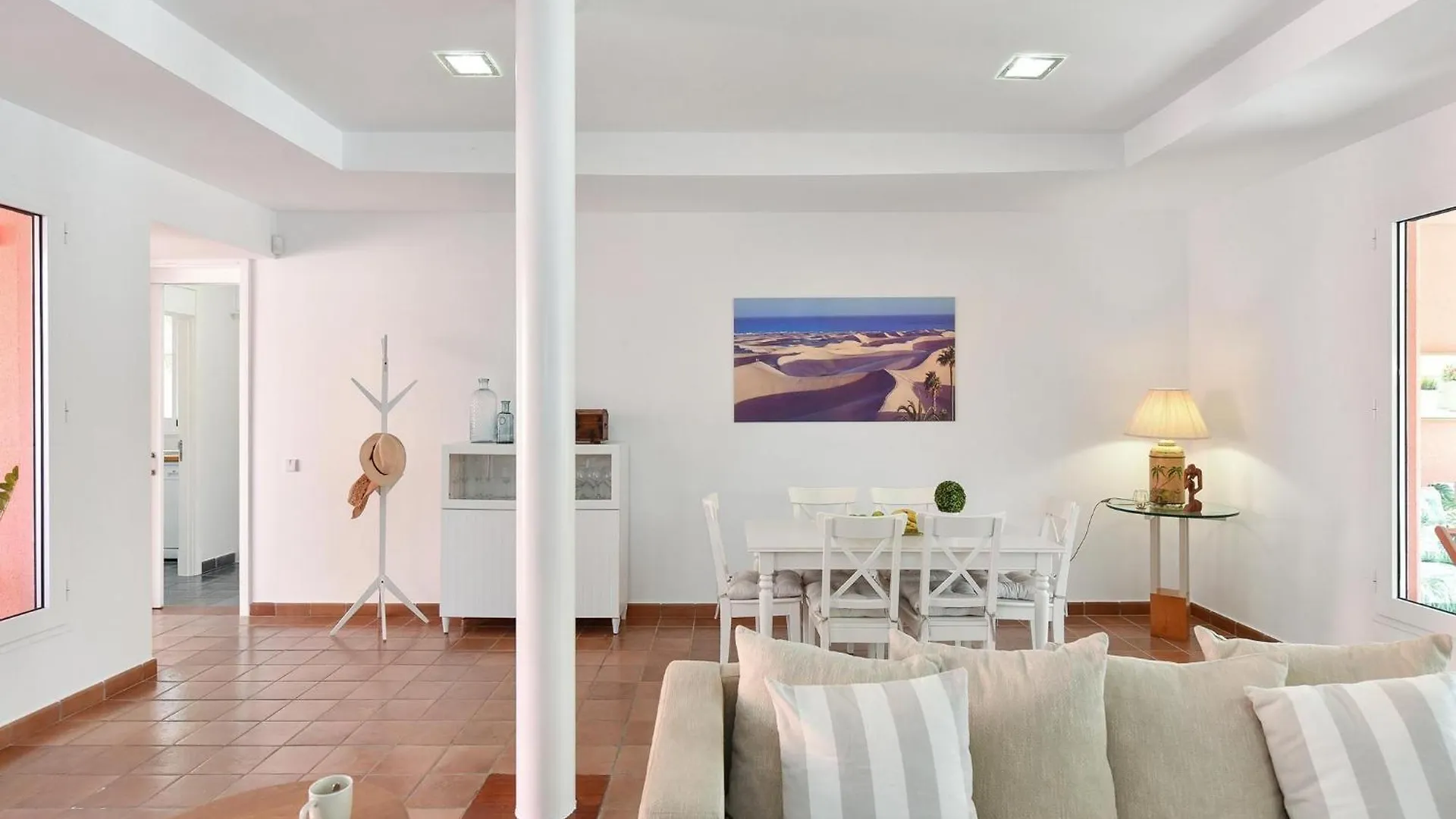 Villa Maspalomas Lux Luxury Retreat In Gran Canaria Private Heated Pool Wonderdul Terrace Area With Dining Area And Bbq Minutes From Popular, 0*, Las Palmas de Gran Canaria