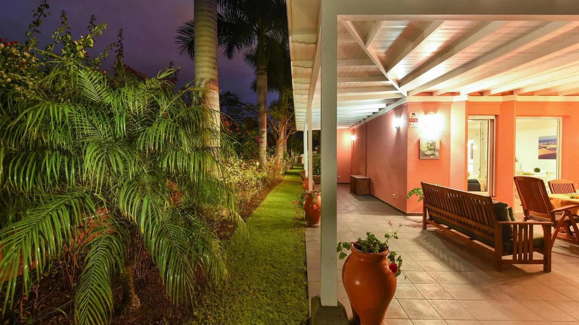 Villa Maspalomas Lux Luxury Retreat In Gran Canaria Private Heated Pool Wonderdul Terrace Area With Dining Area And Bbq Minutes From Popular, 0*, Las Palmas de Gran Canaria Spain