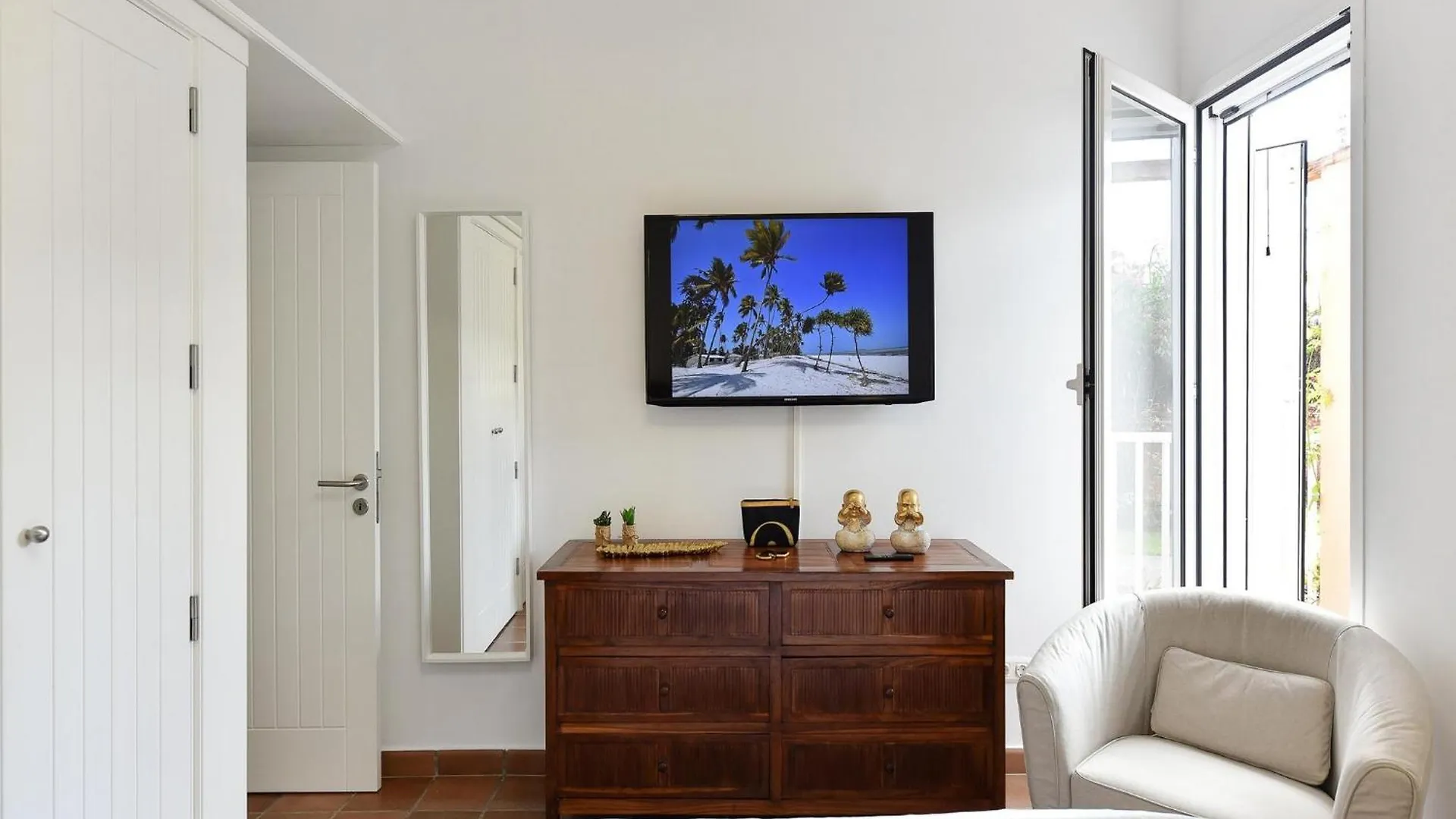 Villa Maspalomas Lux Luxury Retreat In Gran Canaria Private Heated Pool Wonderdul Terrace Area With Dining Area And Bbq Minutes From Popular, 0*, Las Palmas de Gran Canaria