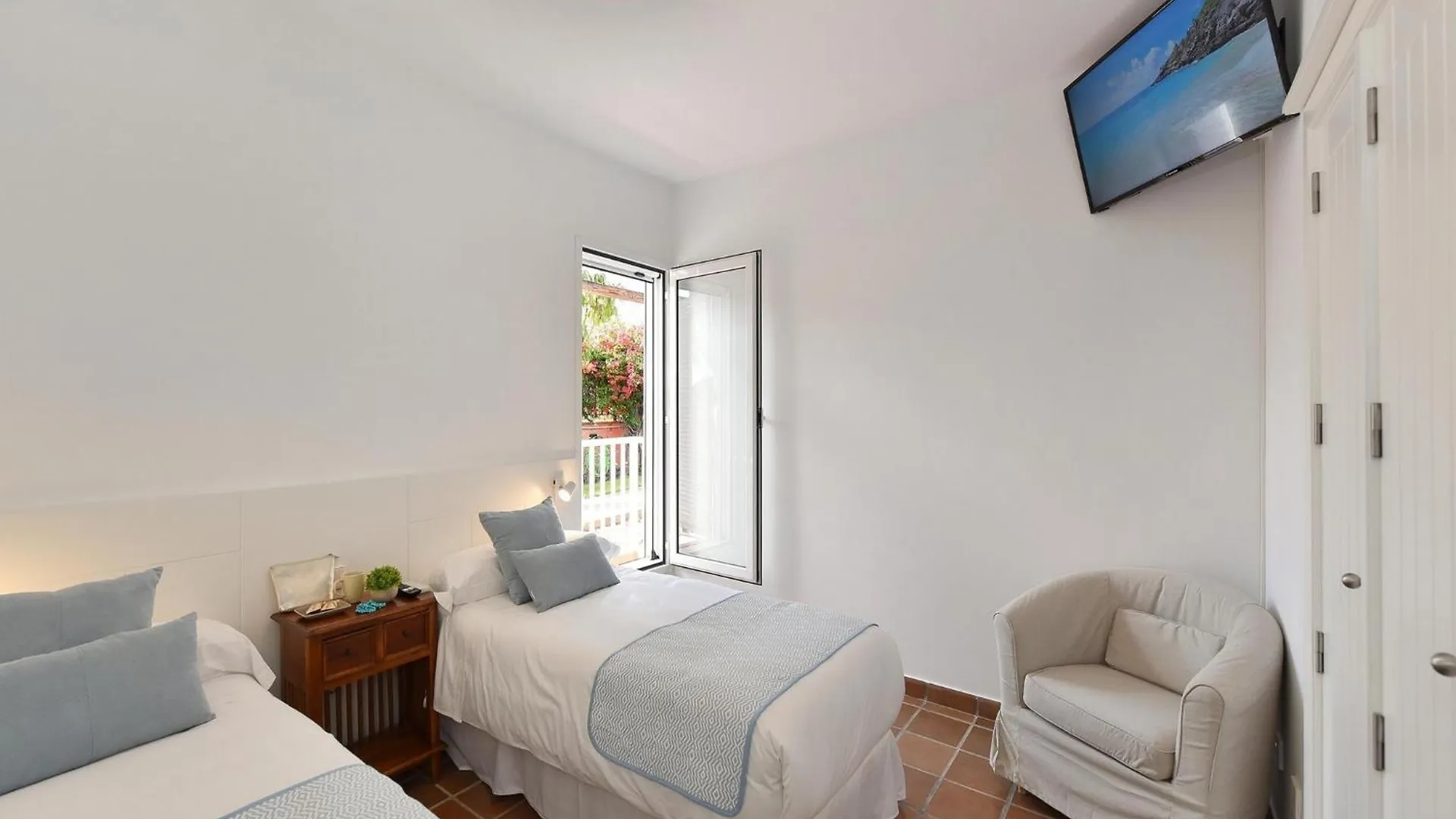 Villa Maspalomas Lux Luxury Retreat In Gran Canaria Private Heated Pool Wonderdul Terrace Area With Dining Area And Bbq Minutes From Popular, 0*, Las Palmas de Gran Canaria Spain