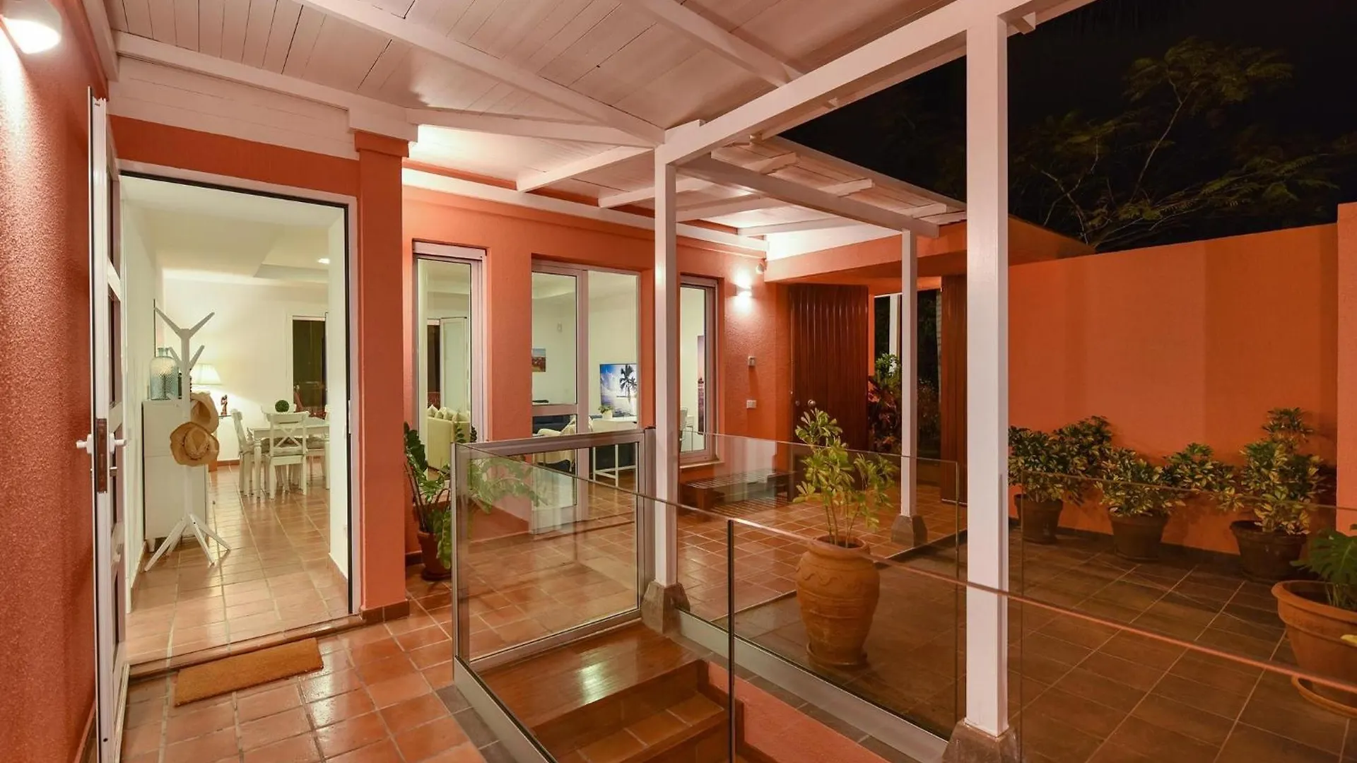 Villa Maspalomas Lux Luxury Retreat In Gran Canaria Private Heated Pool Wonderdul Terrace Area With Dining Area And Bbq Minutes From Popular, Spain