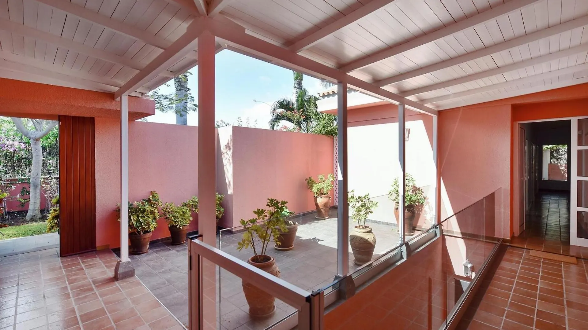 Villa Maspalomas Lux Luxury Retreat In Gran Canaria Private Heated Pool Wonderdul Terrace Area With Dining Area And Bbq Minutes From Popular,
