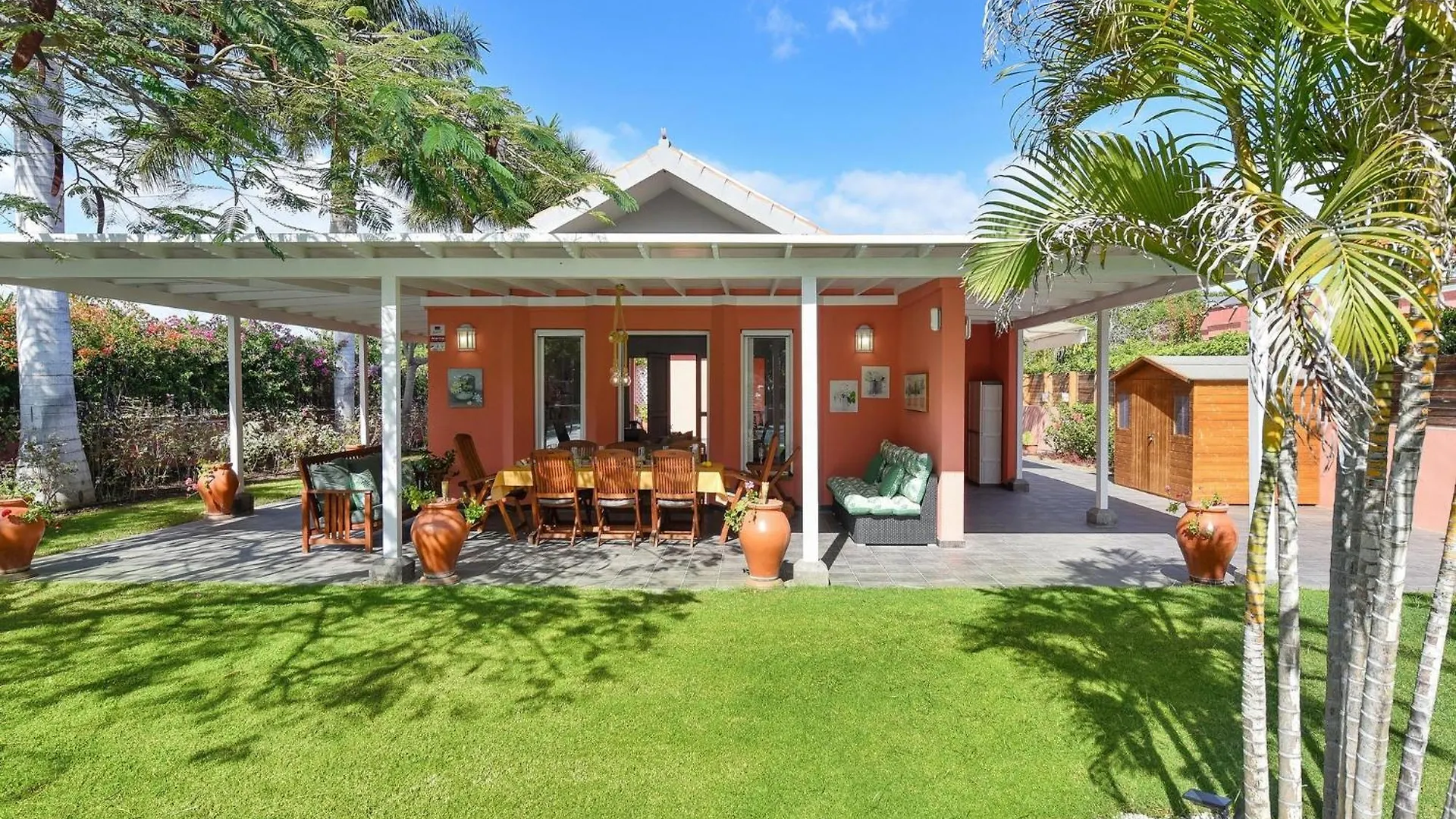 Villa Maspalomas Lux Luxury Retreat In Gran Canaria Private Heated Pool Wonderdul Terrace Area With Dining Area And Bbq Minutes From Popular, 0*, Las Palmas de Gran Canaria