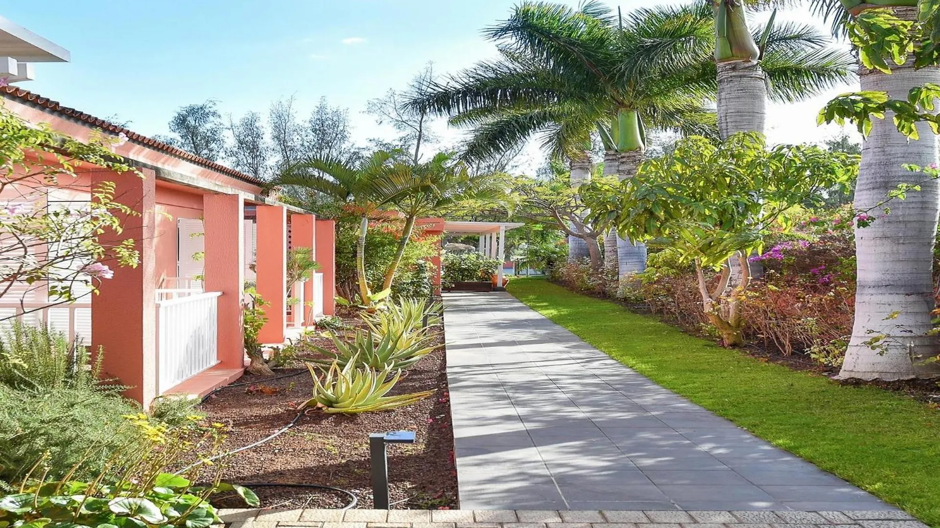 Villa Maspalomas Lux Luxury Retreat In Gran Canaria Private Heated Pool Wonderdul Terrace Area With Dining Area And Bbq Minutes From Popular,
