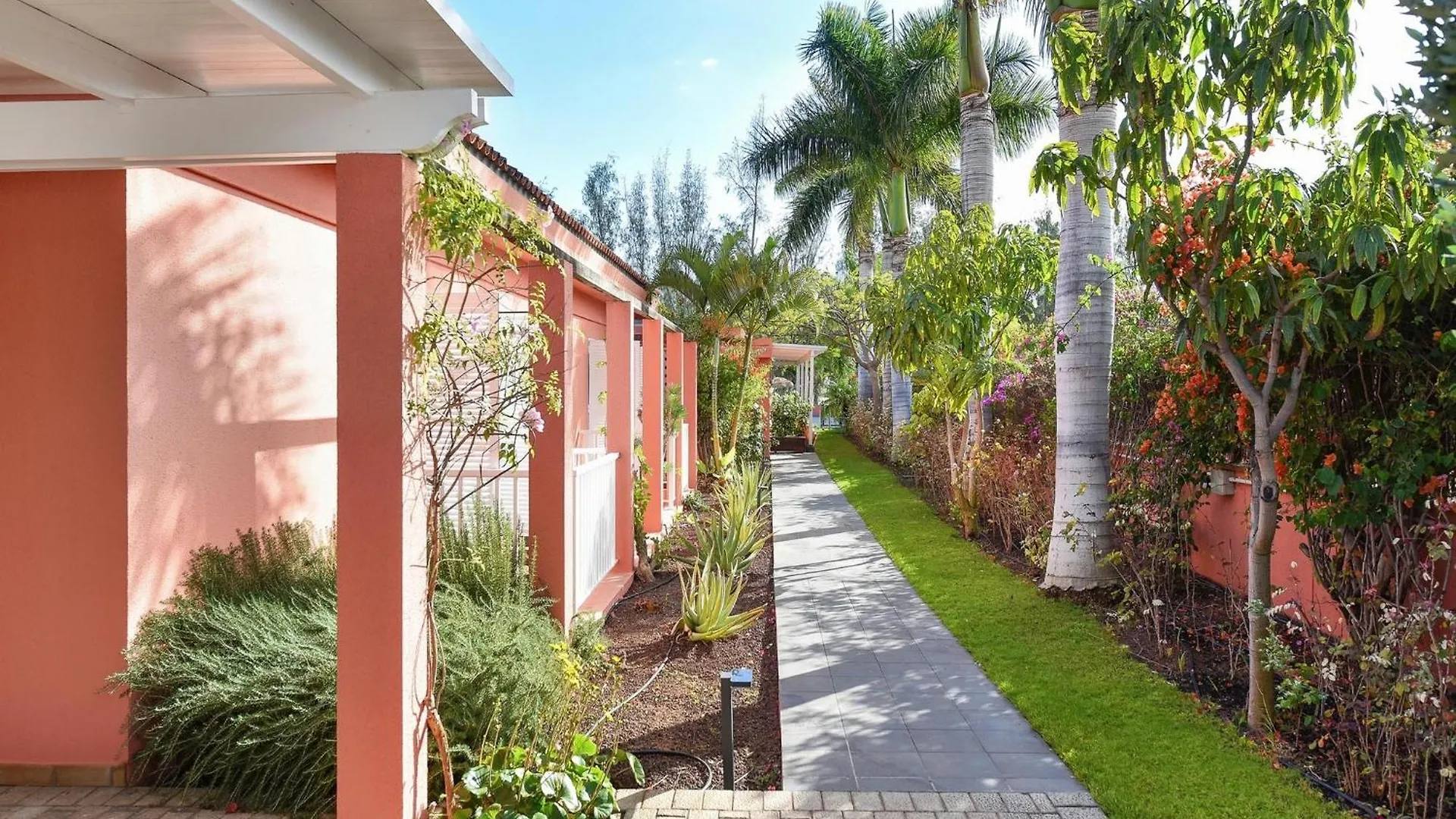 Villa Maspalomas Lux Luxury Retreat In Gran Canaria Private Heated Pool Wonderdul Terrace Area With Dining Area And Bbq Minutes From Popular,